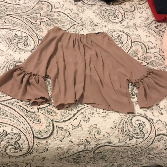 Blush blouse with peplum sleeves - Picture 3 of 5